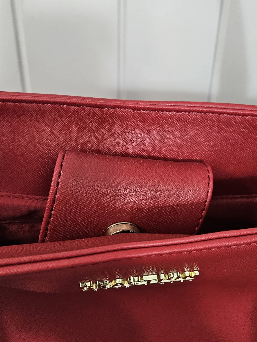 Kenneth Cole Reaction Red Vinyl Tote with Tan Handles - Picture 7 of 7